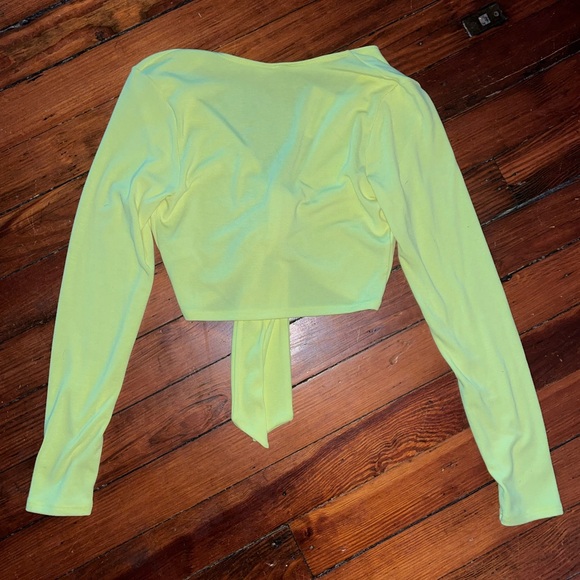 **Never worn** Windsor neon yellow crop top with front tie detail - Picture 2 of 3
